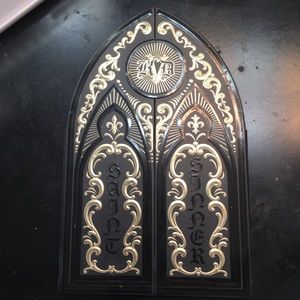 Kay Von D Saint and Sinner Palette